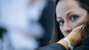 Zwischen Rückzug und Funktionieren – warum viele Menschen ihre Not verbergen